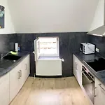 Khorsandi Zwei *